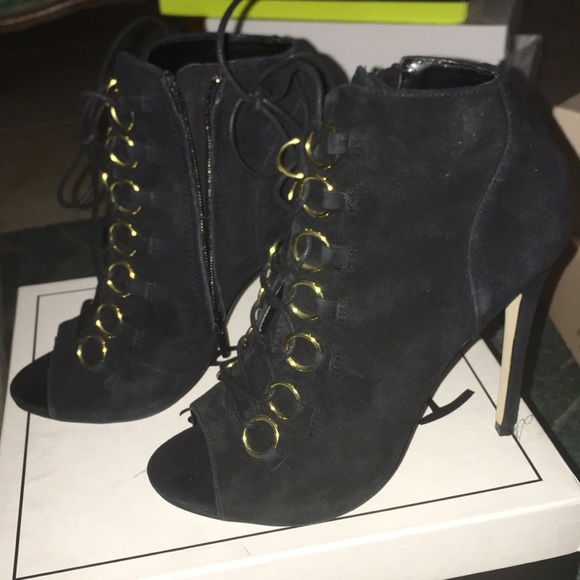 Black suede booties - Picture 2 of 3